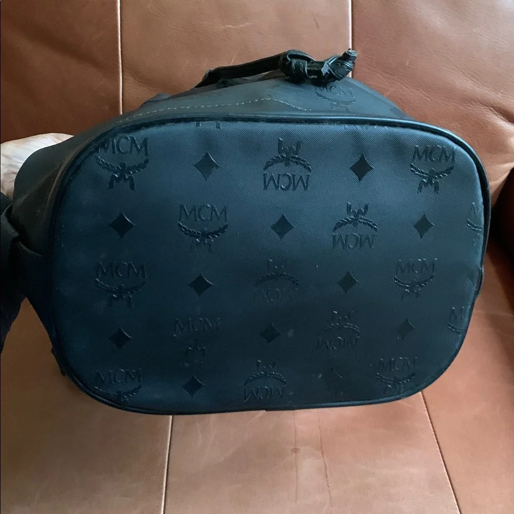 🖤💋MCM Black Canvas Monogram Bucket Backpack💋🖤 - Picture 7 of 13